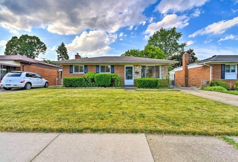 Cozy Center Line Home W/ Fenced Yard & Office