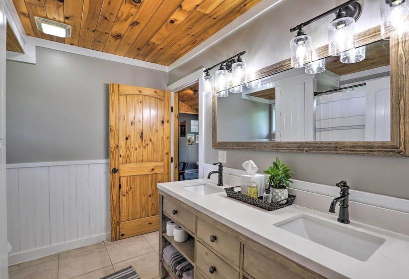 Cozy Cottage W/ Hot Tub < 4 Mi To Black Mountain!