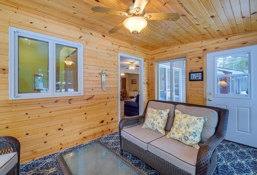 Cozy Cottage W/ Sunroom   Walk To Higgins Lake!