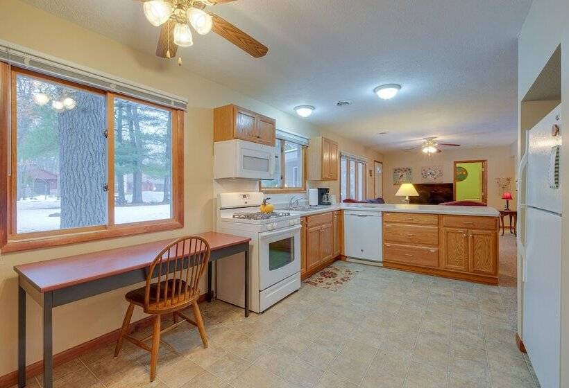 Cozy Cottage W/ Sunroom   Walk To Higgins Lake!