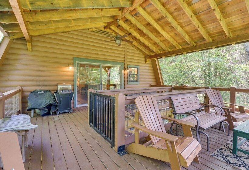 Cozy Creekside Cabin W/ Fire Pit & Views!