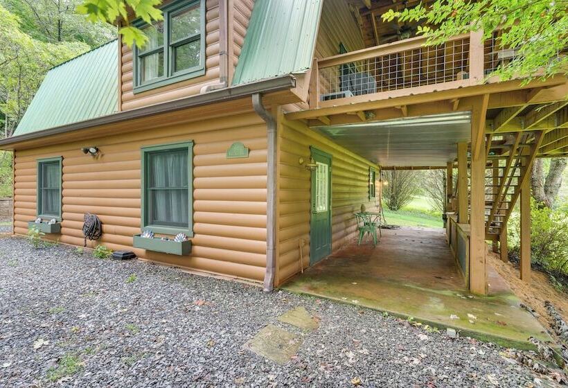 Cozy Creekside Cabin W/ Fire Pit & Views!