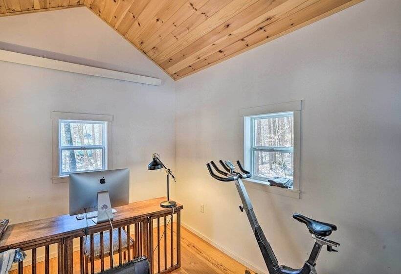 Hike & Swim On Site: Cozy Falls Brook Cabin