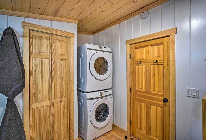 Hike & Swim On Site: Cozy Falls Brook Cabin