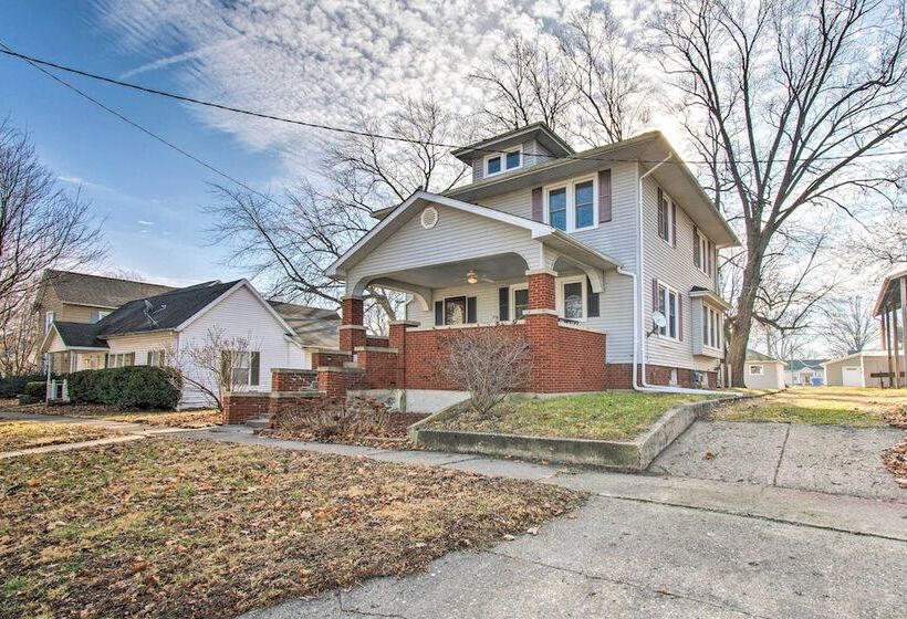 Cozy Illinois Home   Near Fishing & Golfing!