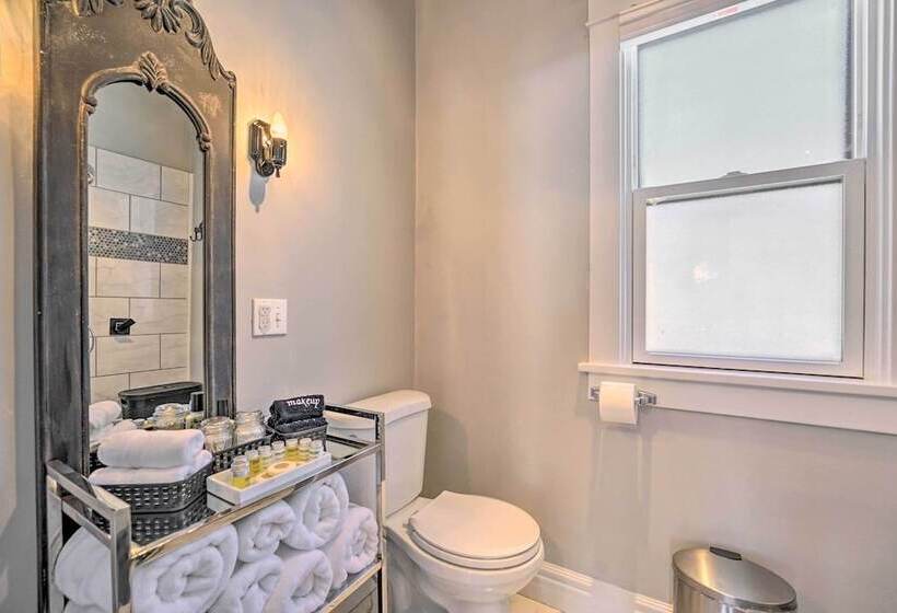 Cozy Laramie Retreat W/ Private Yard Near Uw!