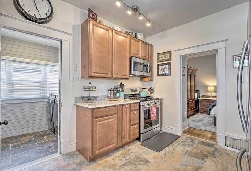 Cozy Laramie Retreat W/ Private Yard Near Uw!