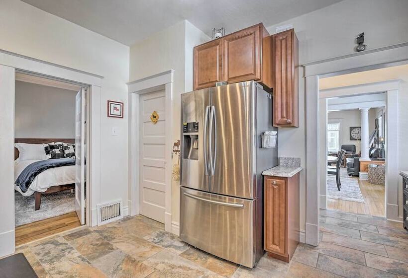 Cozy Laramie Retreat W/ Private Yard Near Uw!