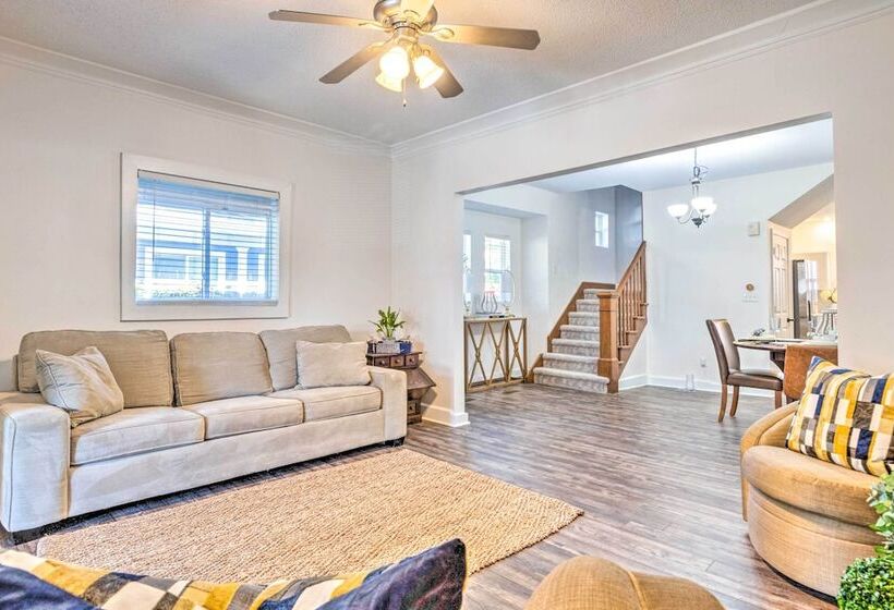 Cozy + Modern Indy House ~ 5 Mi To Downtown!