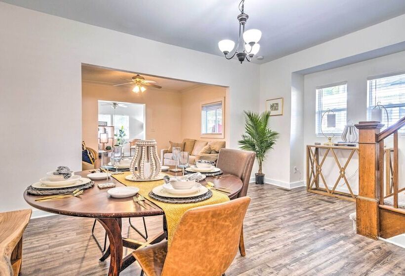 Cozy + Modern Indy House ~ 5 Mi To Downtown!