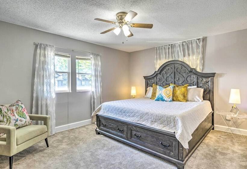 Cozy + Modern Indy House ~ 5 Mi To Downtown!