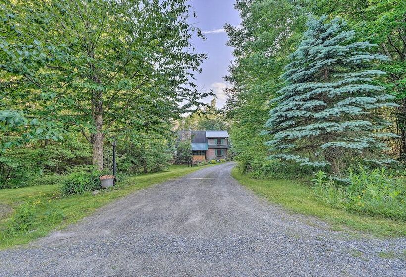 Cozy Mount Snow Chalet W/ Game Room & Hot Tub