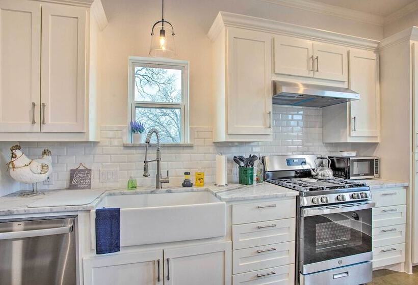 Dog Friendly Texas Ranch W/ Patio, Horses On Site