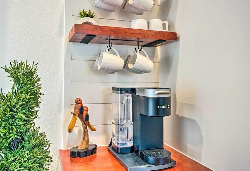 Dog Friendly Texas Ranch W/ Patio, Horses On Site