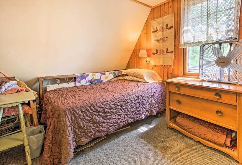 Charming Stop Island Cabin W/ Boat Dock & Beach!