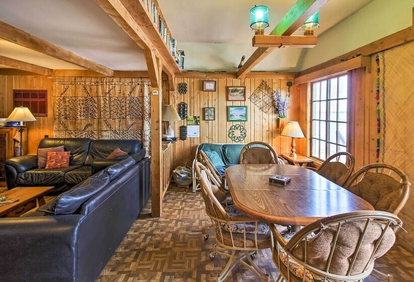 Charming Stop Island Cabin W/ Boat Dock & Beach!