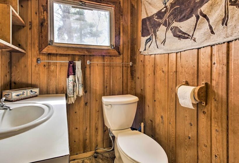 Charming Stop Island Cabin W/ Boat Dock & Beach!