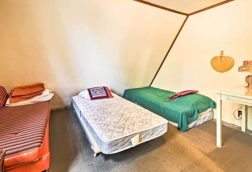 Charming Stop Island Cabin W/ Boat Dock & Beach!