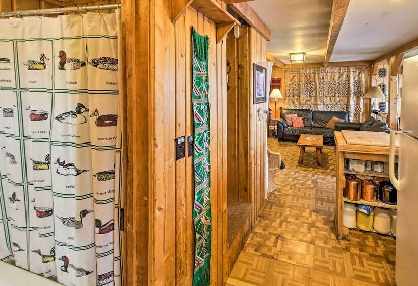 Charming Stop Island Cabin W/ Boat Dock & Beach!