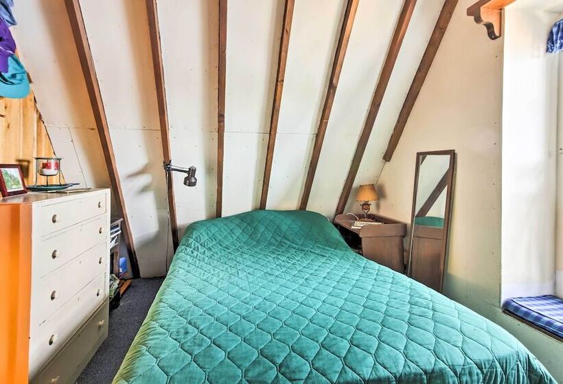 Charming Stop Island Cabin W/ Boat Dock & Beach!