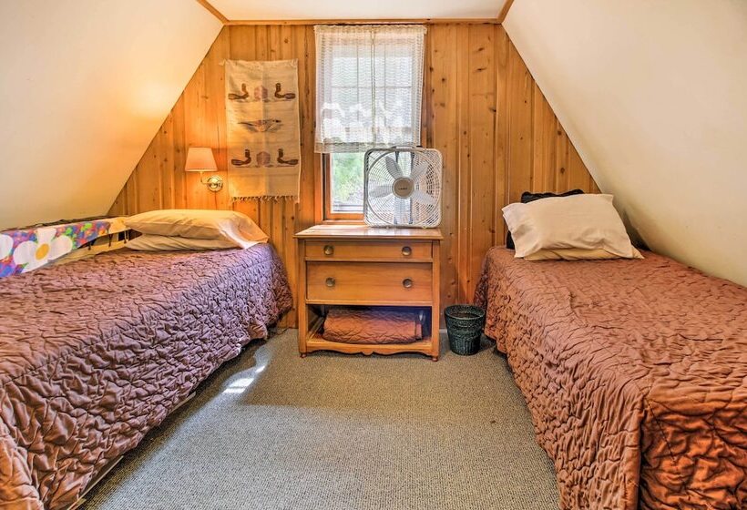 Charming Stop Island Cabin W/ Boat Dock & Beach!