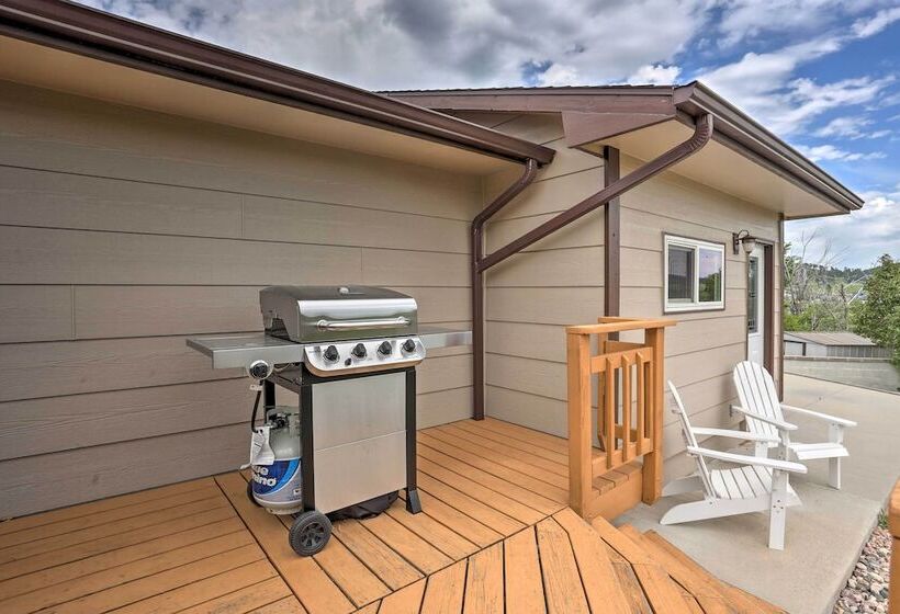 Cozy Sturgis Home W/ Yard, 2 Mi To Main St!