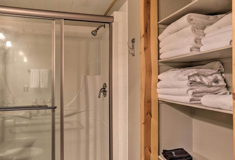 Cozy Sturgis Home W/ Yard, 2 Mi To Main St!