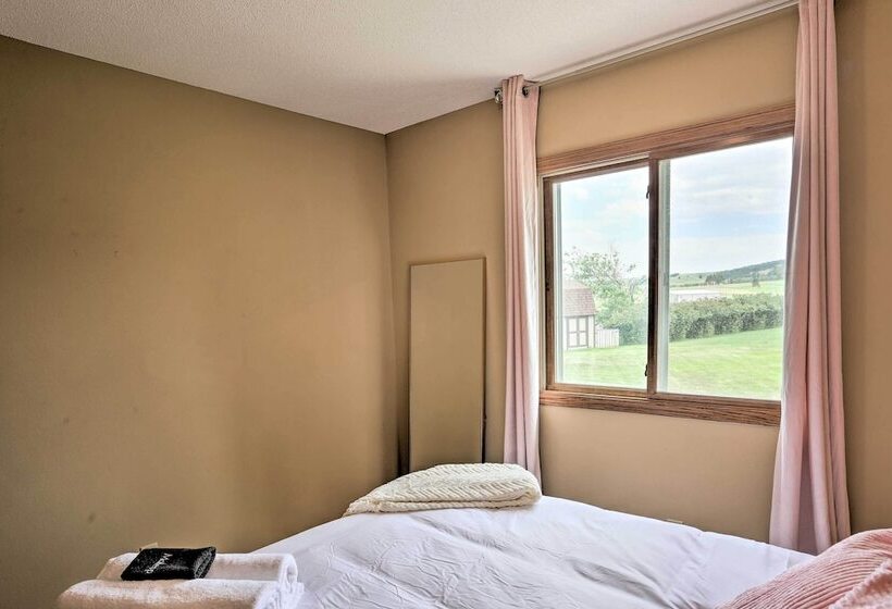 Cozy Sturgis Home W/ Yard, 2 Mi To Main St!