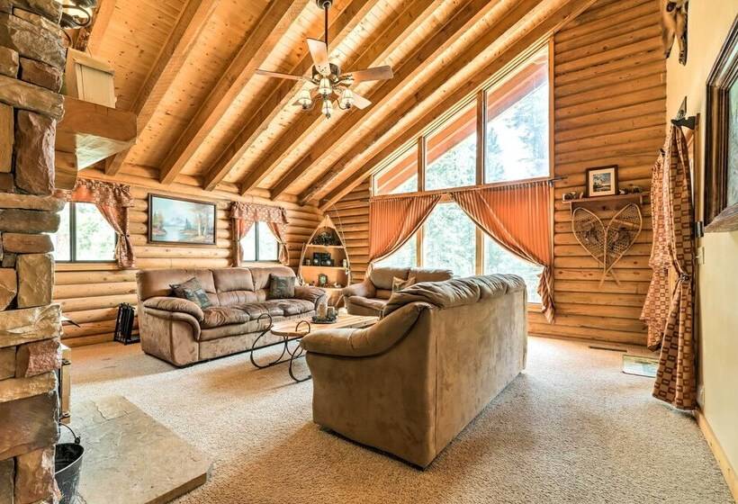 Cozy Utah Cabin W/ Deck & Fire Pit!