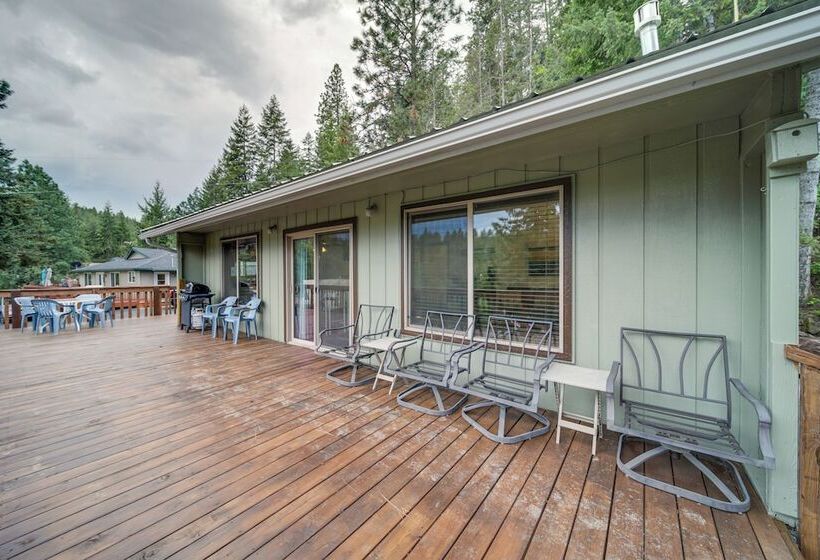 Cozy Worley Cabin W/ Lake Access + Gas Grill!