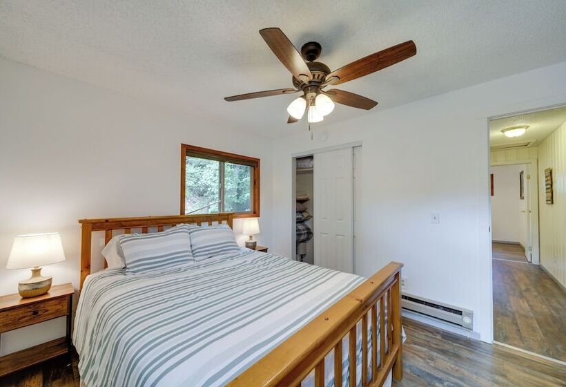 Cozy Worley Cabin W/ Lake Access + Gas Grill!