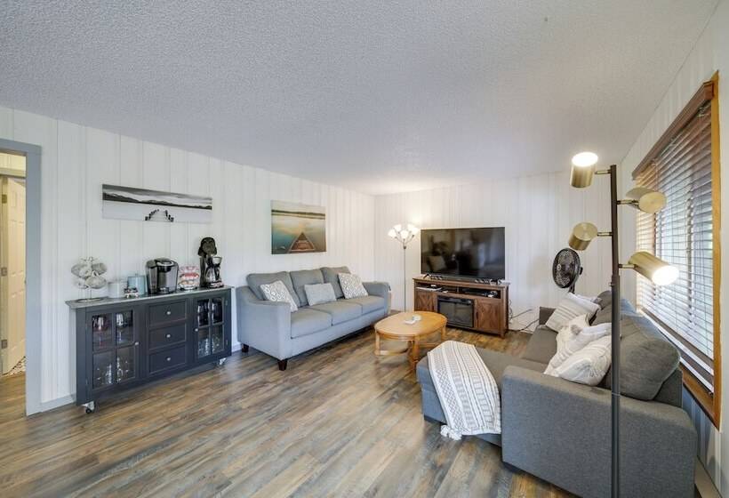 Cozy Worley Cabin W/ Lake Access + Gas Grill!