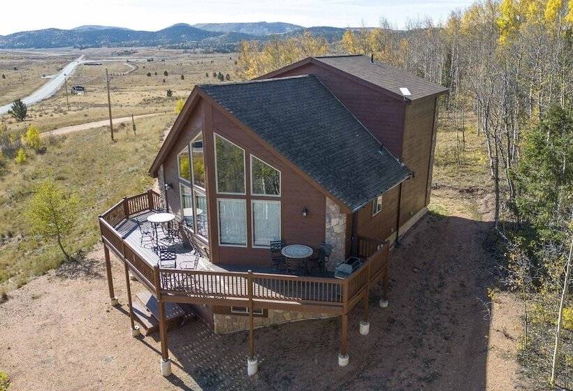 Cripple Creek Retreat W/ Incredible Mtn Views!