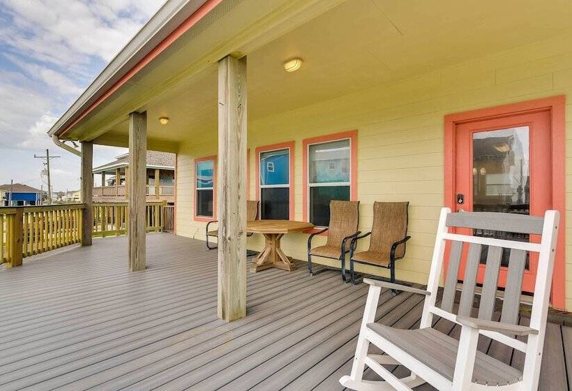 Walk To Sand: Home W/ Deck In Crystal Beach!