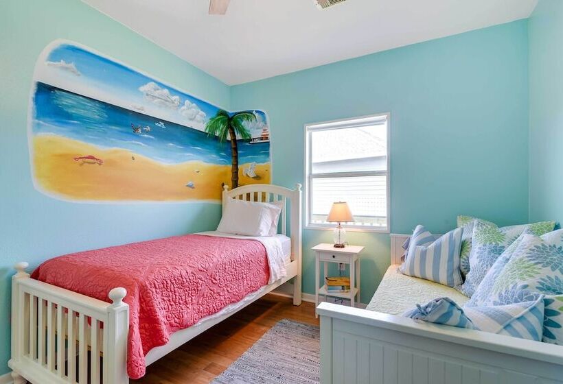 Walk To Sand: Home W/ Deck In Crystal Beach!