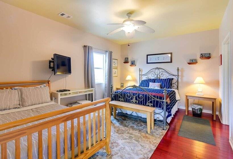 Walk To Sand: Home W/ Deck In Crystal Beach!