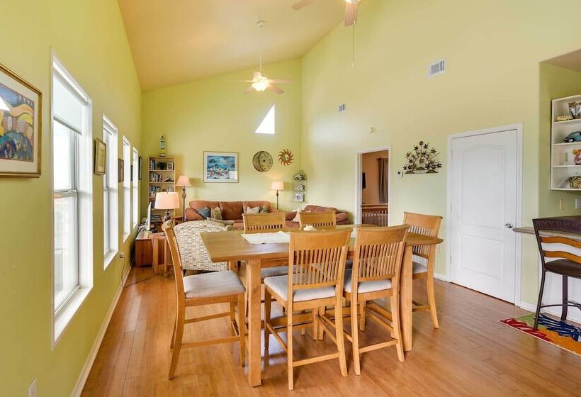 Walk To Sand: Home W/ Deck In Crystal Beach!