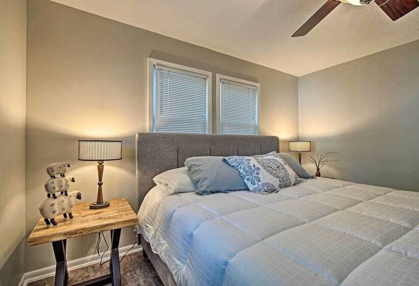 Cute Emporia House   Mins To Downtown & Esu!