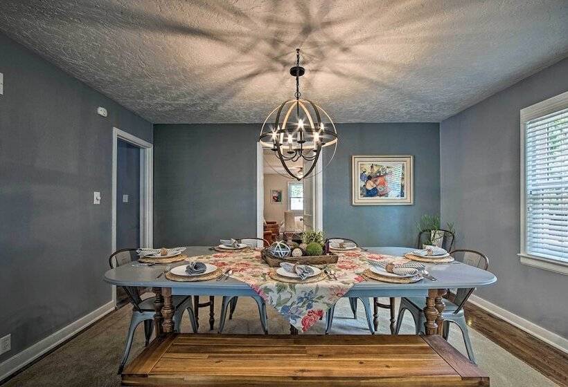 Cute Emporia House   Mins To Downtown & Esu!