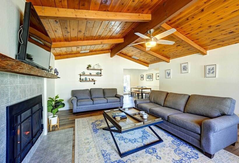 Dog Friendly Oakhurst Home: Walk To Downtown!