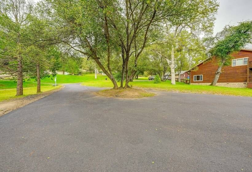 Dog Friendly Oakhurst Home: Walk To Downtown!