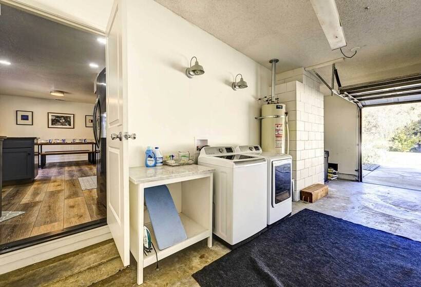 Dog Friendly Oakhurst Home: Walk To Downtown!