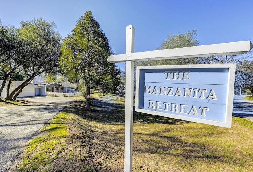 Dog Friendly Oakhurst Home: Walk To Downtown!