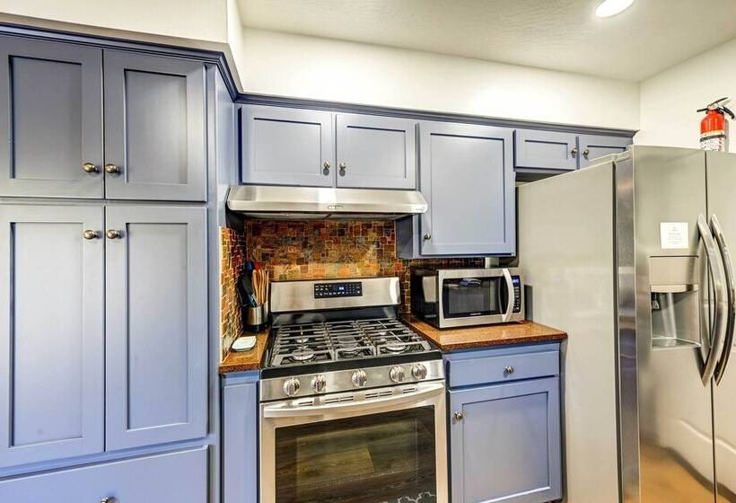 Dog Friendly Oakhurst Home: Walk To Downtown!