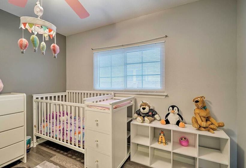 Dog Friendly Texas Retreat W/ Hot Tub, Patio & Bar