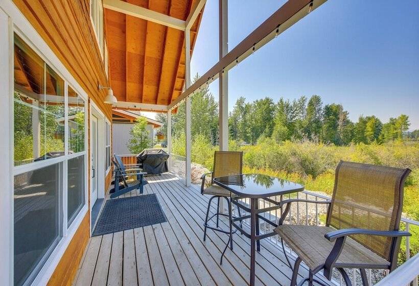 Dover Vacation Rental: Walk To Lake Pend!