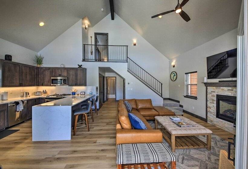 Dover Vacation Rental: Walk To Lake Pend!