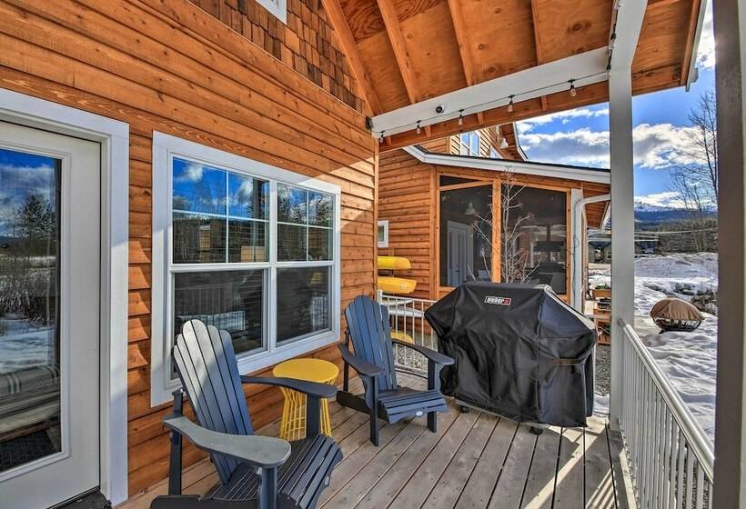 Dover Vacation Rental: Walk To Lake Pend!