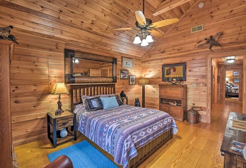 Dream Catcher: Luxe Cabin W/ Large Deck + Mtn View