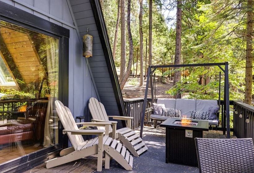 Decks, Grills + Fire Pit: Camp Connell Hideaway!